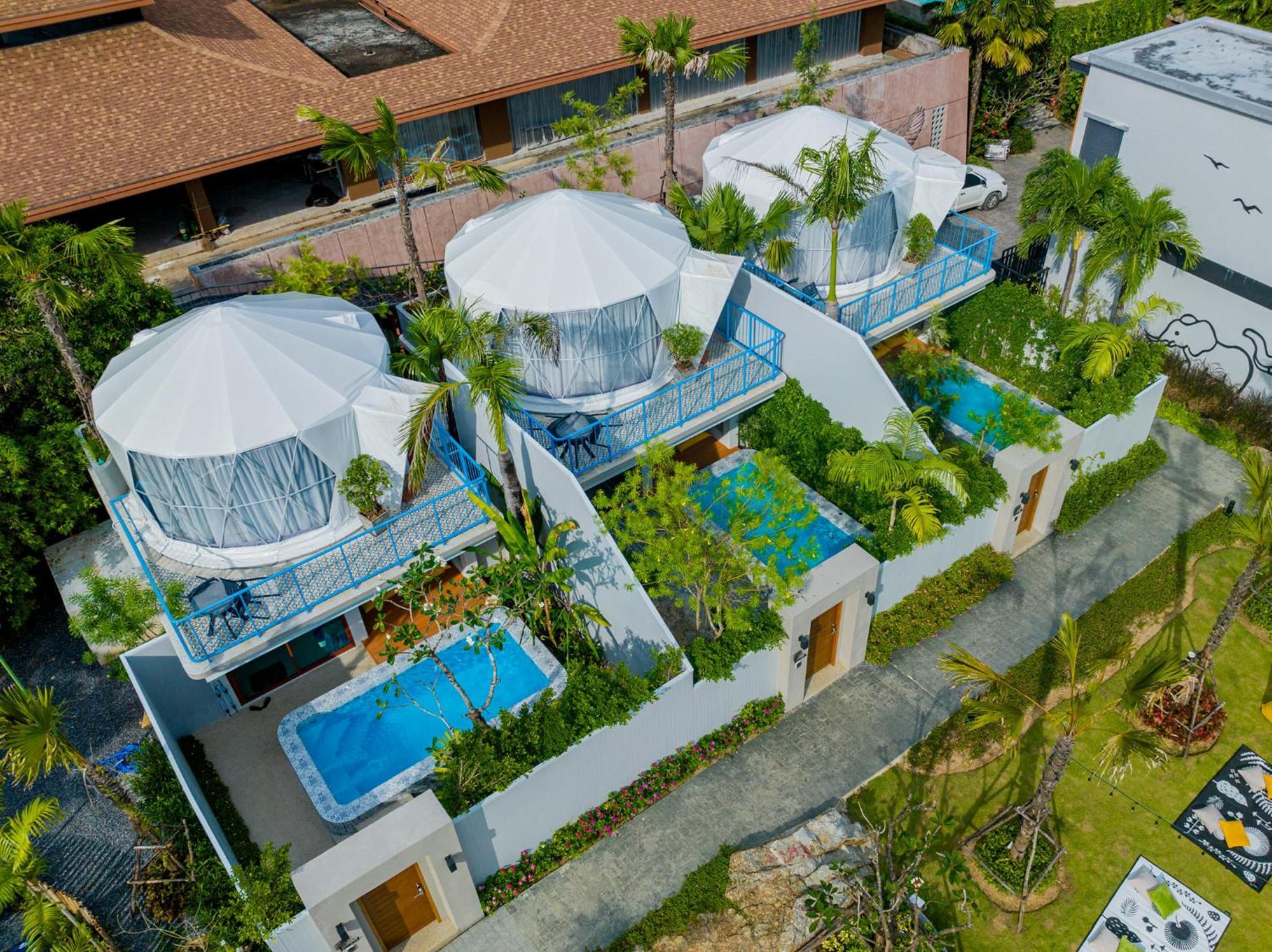 Le Resort And Villas Rawai Eksteriør bilde The resort's villas