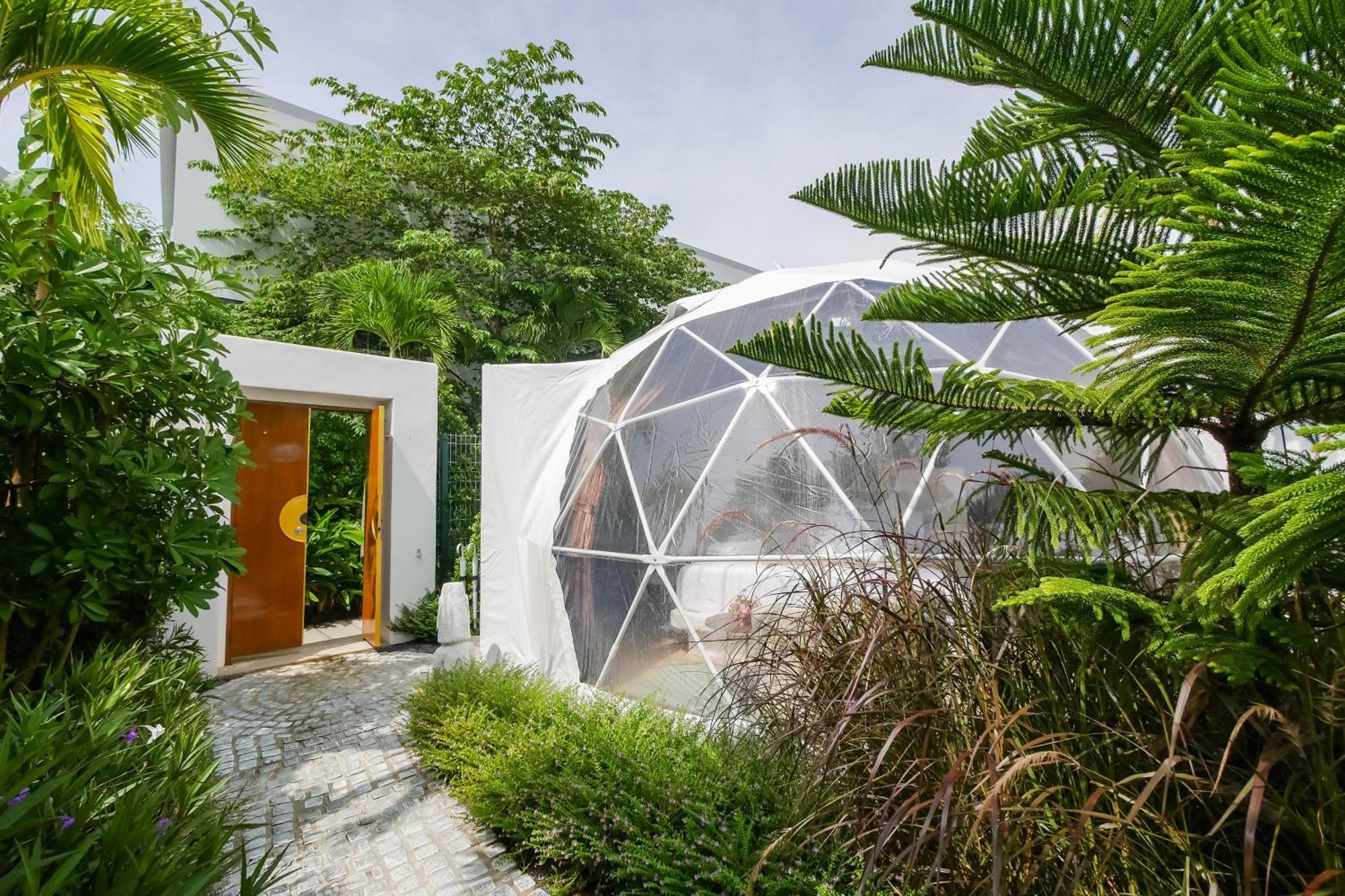 Le Resort And Villas Rawai Eksteriør bilde The 10m dome