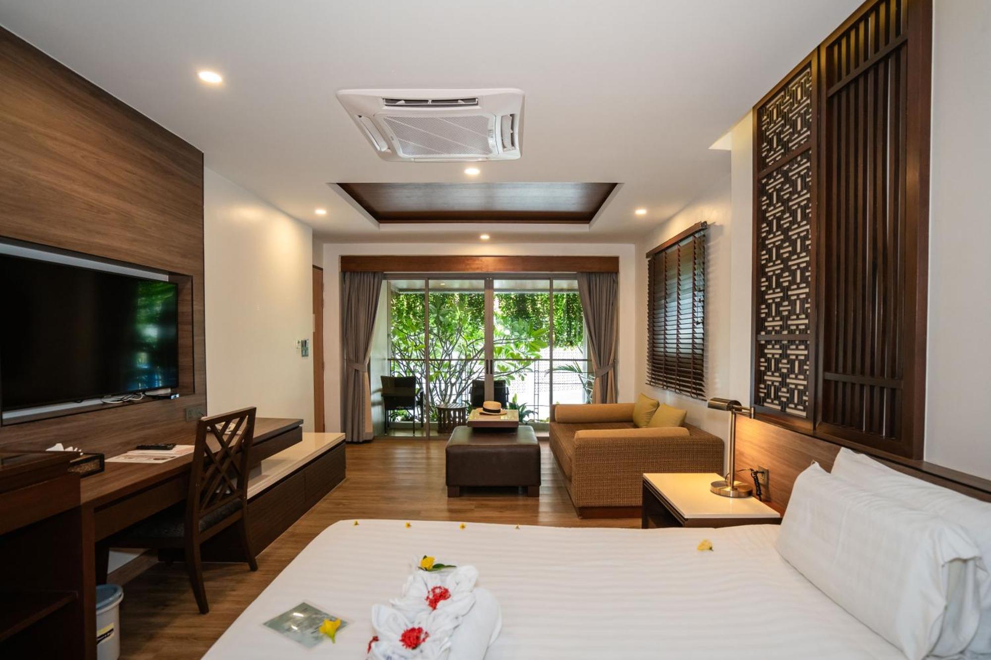 Le Resort And Villas Rawai Eksteriør bilde Deluxe Pool Access
