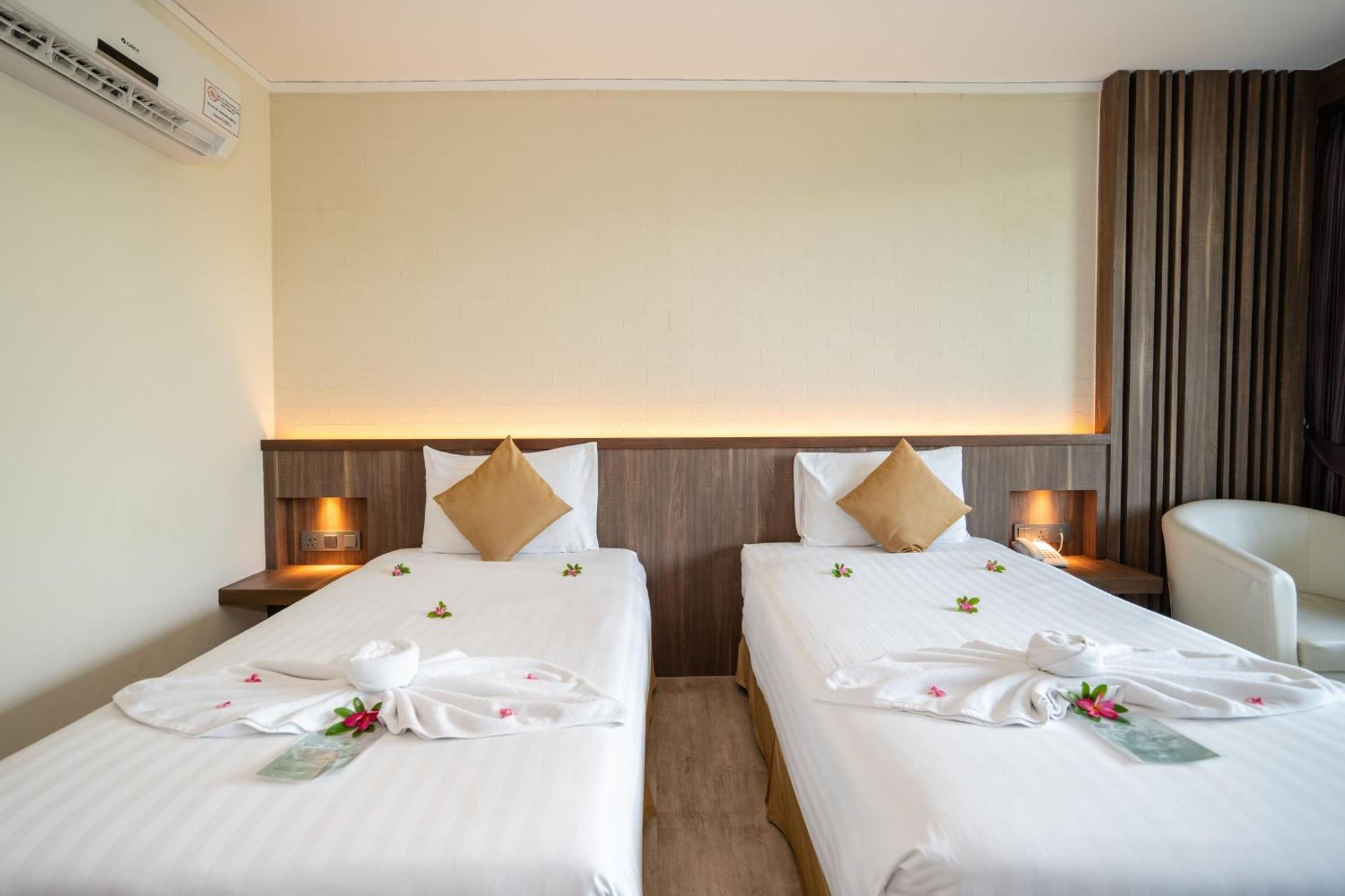 Le Resort And Villas Rawai Eksteriør bilde Deluxe Room